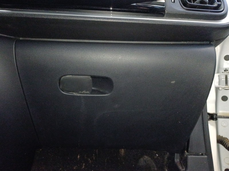 Recambio de guantera para citroën c3 iii (sx) 1.2 vti 82 referencia OEM IAM   