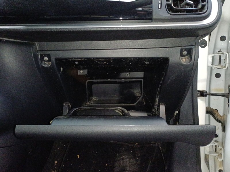 Recambio de guantera para citroën c3 iii (sx) 1.2 vti 82 referencia OEM IAM   