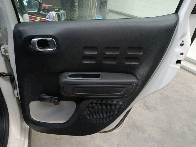 Recambio de guarnecido puerta trasera derecha para citroën c3 iii (sx) 1.2 vti 82 referencia OEM IAM   