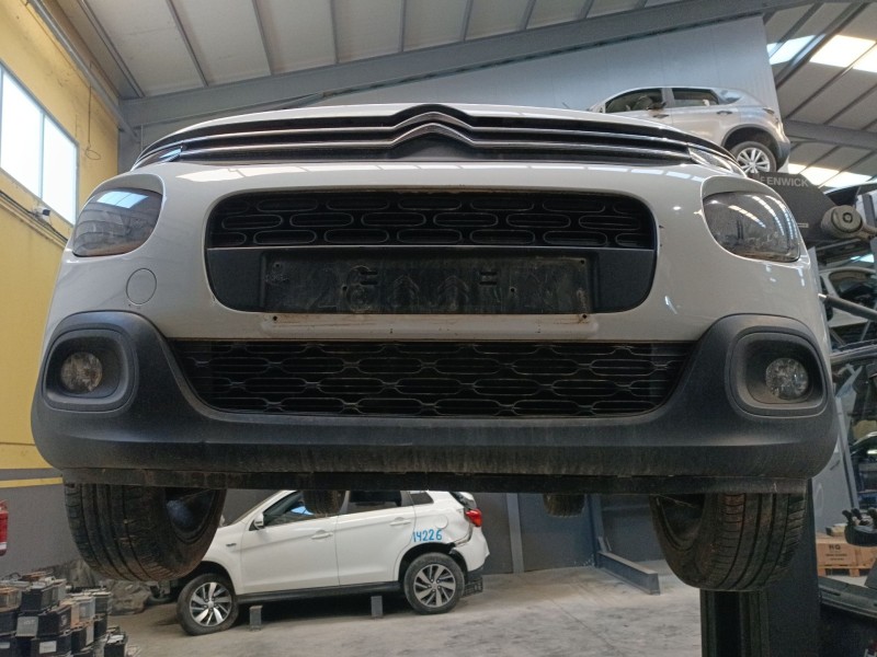 Recambio de paragolpes delantero para citroën c3 iii (sx) 1.2 vti 82 referencia OEM IAM   