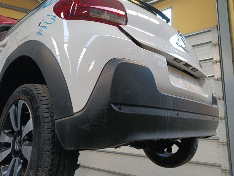 Recambio de paragolpes trasero para citroën c3 iii (sx) 1.2 vti 82 referencia OEM IAM   