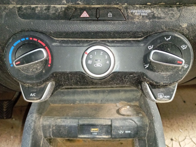 Recambio de mando calefaccion / aire acondicionado para kia stonic (yb) 1.0 t-gdi referencia OEM IAM   