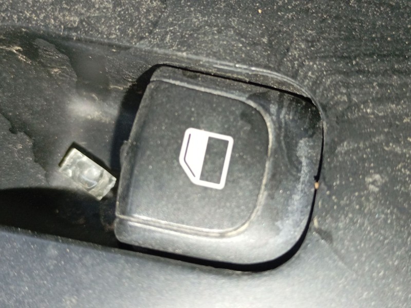 Recambio de mando elevalunas delantero derecho para kia stonic (yb) 1.0 t-gdi referencia OEM IAM   