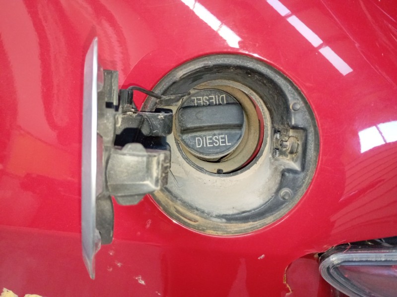 Recambio de tapa exterior combustible para honda civic berlina (fn) 2.2 ctdi referencia OEM IAM   