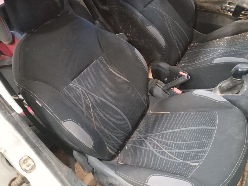 peugeot 208 i (ca_, cc_) del año 2014