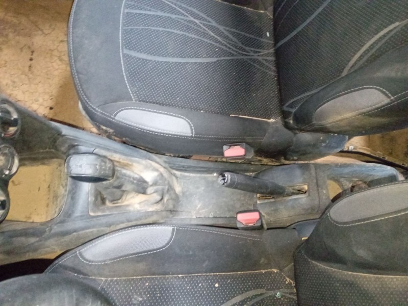 Recambio de consola central para peugeot 208 i (ca_, cc_) 1.6 hdi referencia OEM IAM   