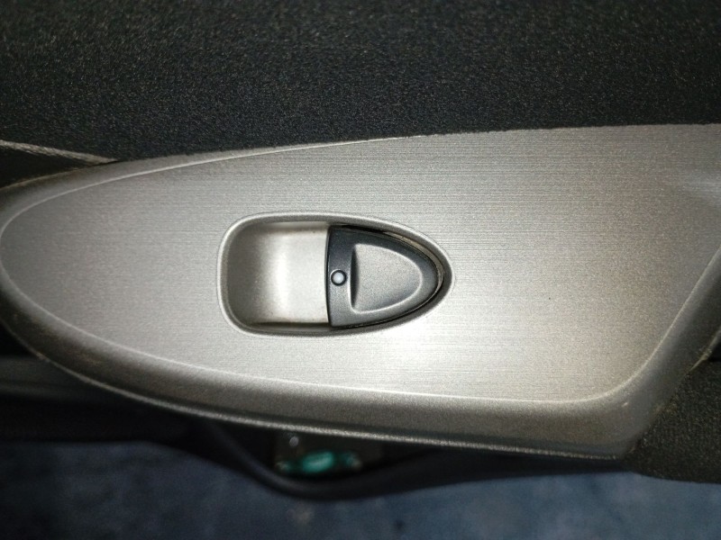 Recambio de mando elevalunas trasero derecho para honda civic berlina (fn) 2.2 ctdi referencia OEM IAM   