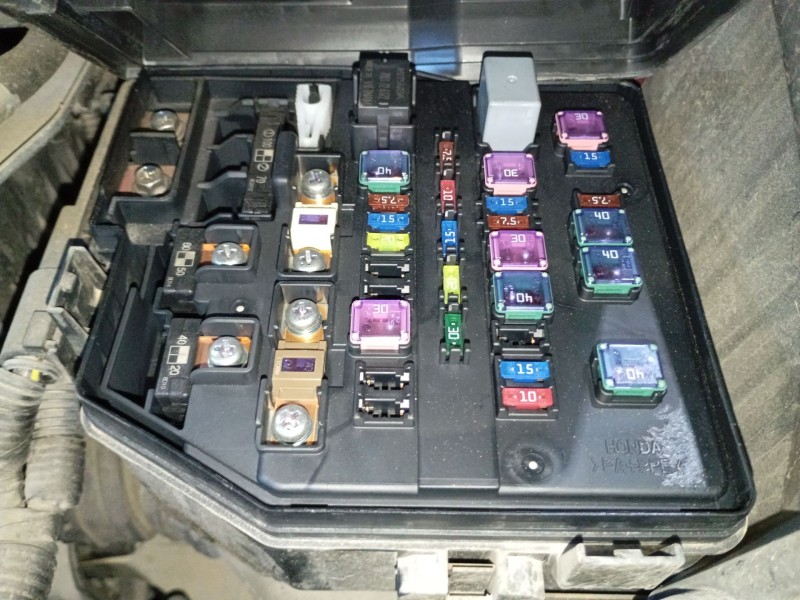 Recambio de caja reles / fusibles para honda civic berlina (fn) 2.2 ctdi referencia OEM IAM   