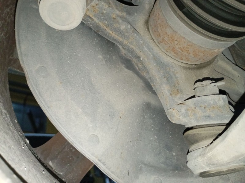 Recambio de mangueta delantera izquierda para honda civic berlina (fn) 2.2 ctdi referencia OEM IAM   