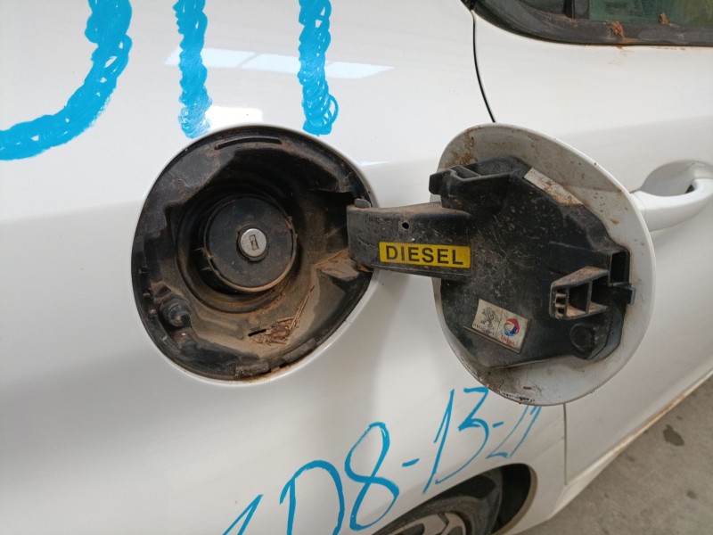 Recambio de tapa exterior combustible para peugeot 308 ii (lb_, lp_, lw_, lh_, l3_) 1.6 hdi referencia OEM IAM   