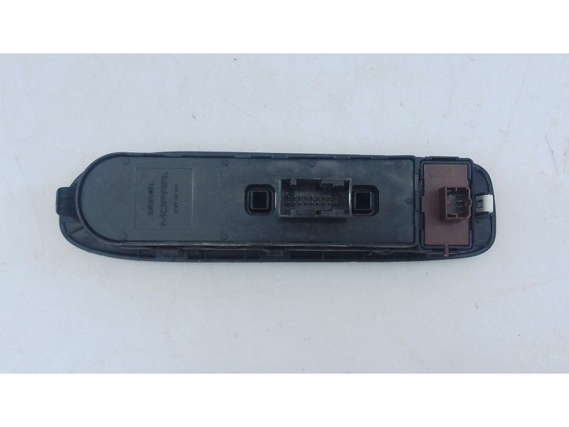 Recambio de mando elevalunas delantero izquierdo para jeep compass (mp, m6, mv, m7) 1.4 multiair referencia OEM IAM   