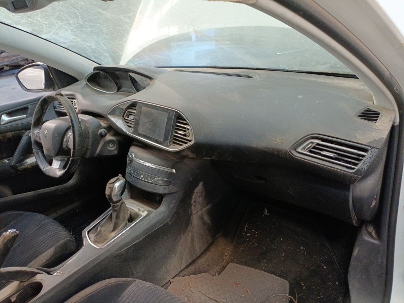 Recambio de salpicadero para peugeot 308 ii (lb_, lp_, lw_, lh_, l3_) 1.6 hdi referencia OEM IAM   