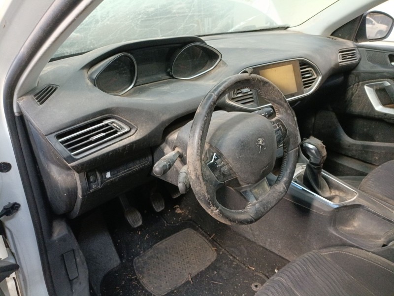 Recambio de salpicadero para peugeot 308 ii (lb_, lp_, lw_, lh_, l3_) 1.6 hdi referencia OEM IAM   