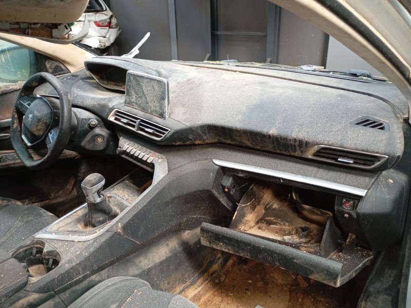 peugeot 3008 ii suv (mc_, mr_, mj_, m4_) del año 2017