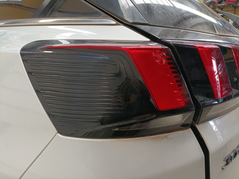 Recambio de piloto trasero izquierdo para peugeot 3008 ii suv (mc_, mr_, mj_, m4_) 1.5 bluehdi 130 referencia OEM IAM   