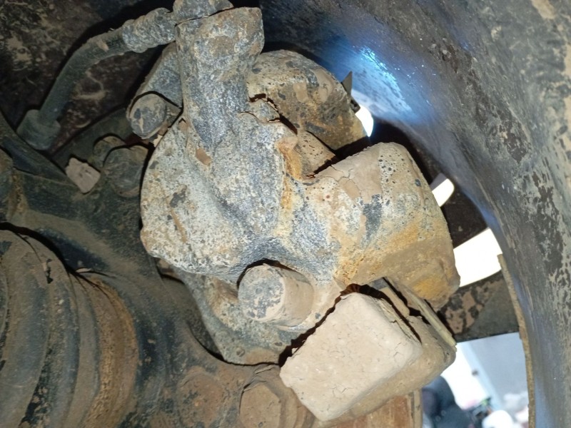 Recambio de pinza freno delantera izquierda para peugeot 3008 ii suv (mc_, mr_, mj_, m4_) 1.6 bluehdi 120 referencia OEM IAM   