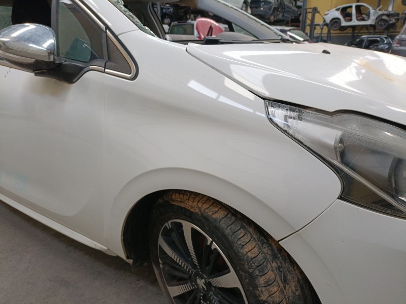 Recambio de aleta delantera derecha para peugeot 208 i (ca_, cc_) 1.2 vti 82 referencia OEM IAM   
