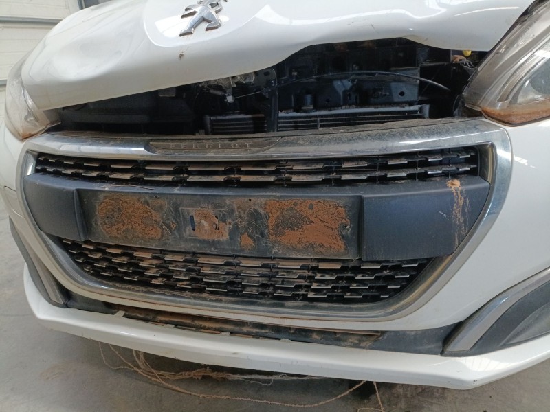 Recambio de rejilla delantera para peugeot 208 i (ca_, cc_) 1.2 vti 82 referencia OEM IAM   
