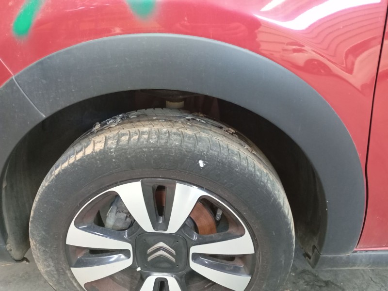 Recambio de aletin delantero izquierdo para citroën c3 iii (sx) 1.2 puretech 82 referencia OEM IAM   