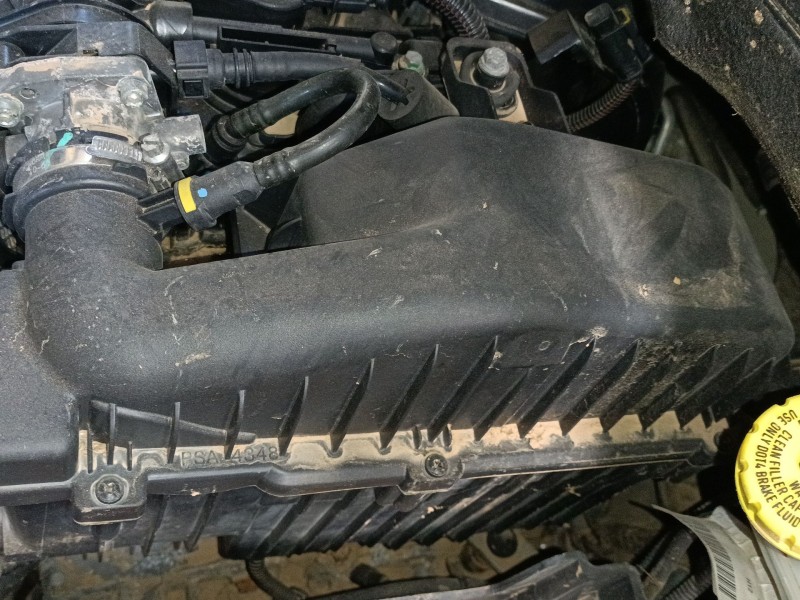 Recambio de filtro aire para peugeot 208 i (ca_, cc_) 1.2 vti 82 referencia OEM IAM   