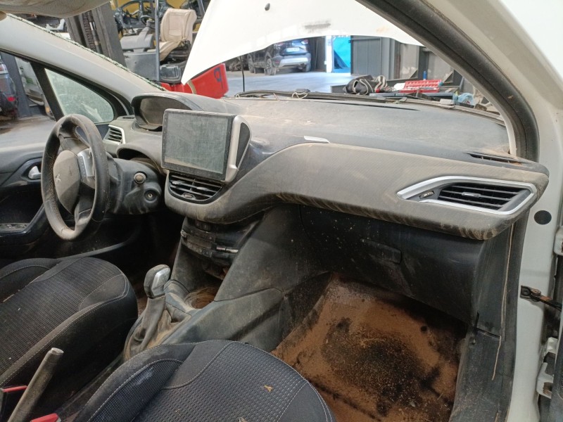 Recambio de salpicadero para peugeot 208 i (ca_, cc_) 1.2 vti 82 referencia OEM IAM   