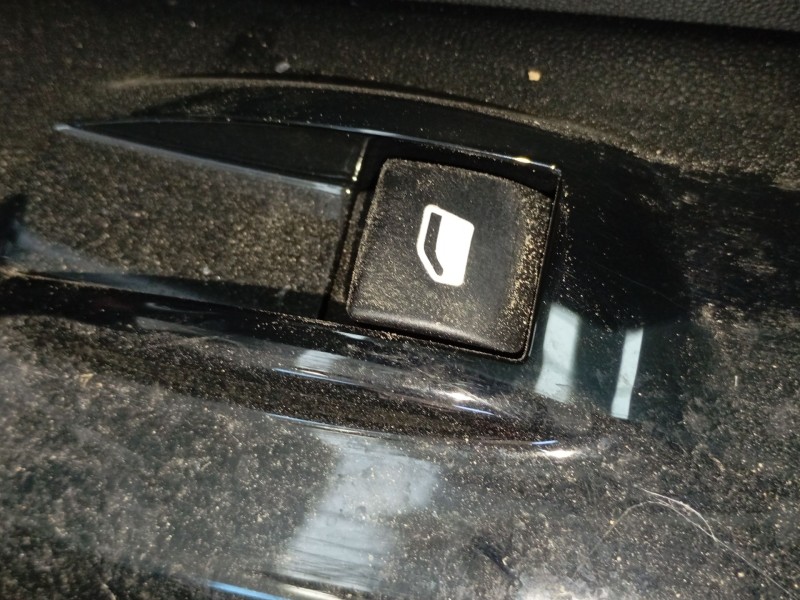 Recambio de mando elevalunas delantero derecho para citroën c3 iii (sx) 1.2 puretech 82 referencia OEM IAM   