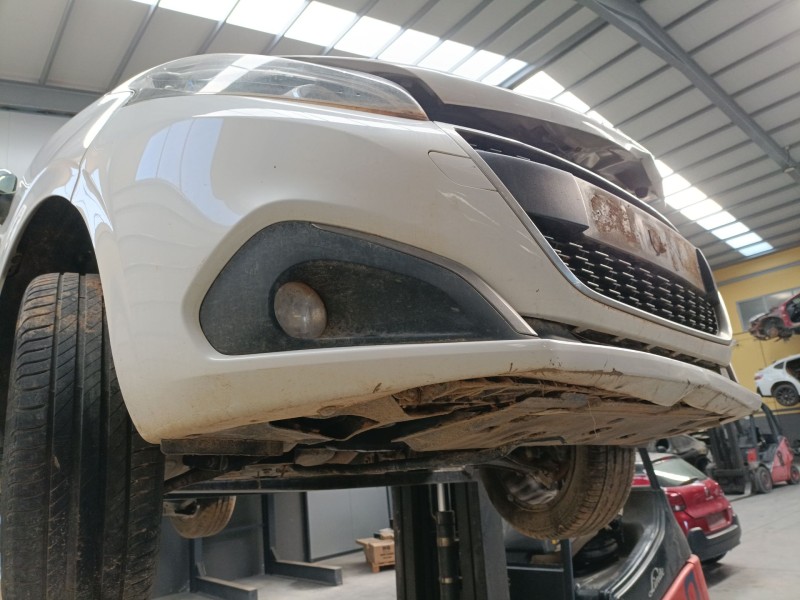 Recambio de paragolpes delantero para peugeot 208 i (ca_, cc_) 1.2 vti 82 referencia OEM IAM   