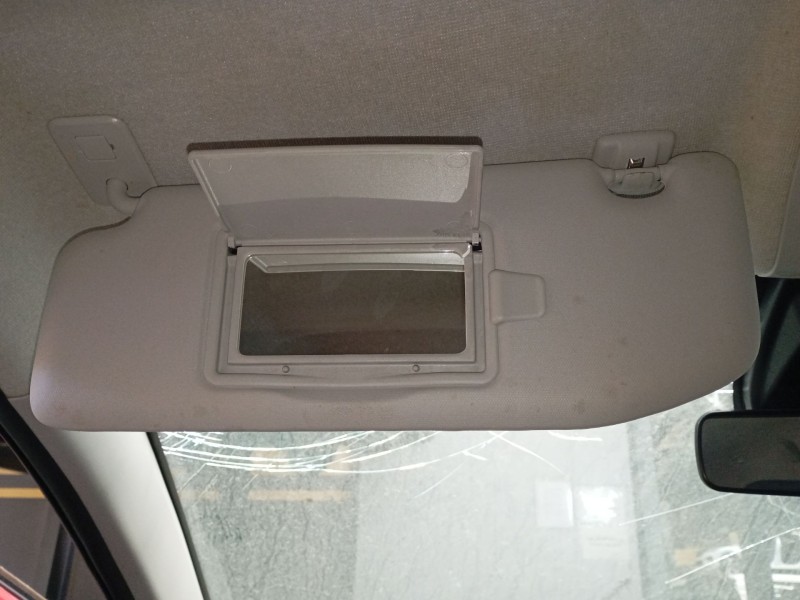 Recambio de parasol izquierdo para citroën c3 iii (sx) 1.2 puretech 82 referencia OEM IAM   