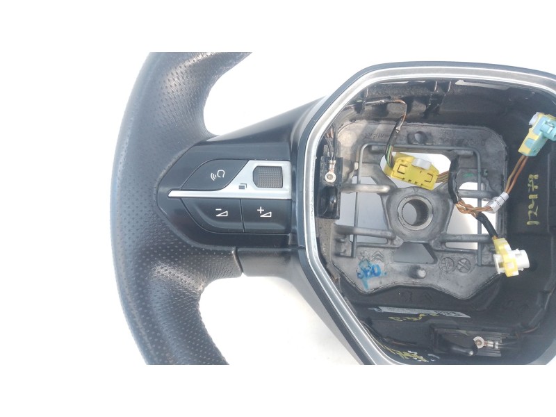 Recambio de volante para peugeot 3008 gt line referencia OEM IAM   