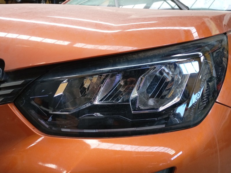 Recambio de faro izquierdo xenon para peugeot 2008 ii (ud_, us_, uy_, uj_, ur_, uc_) 1.5 bluehdi 130 referencia OEM IAM   