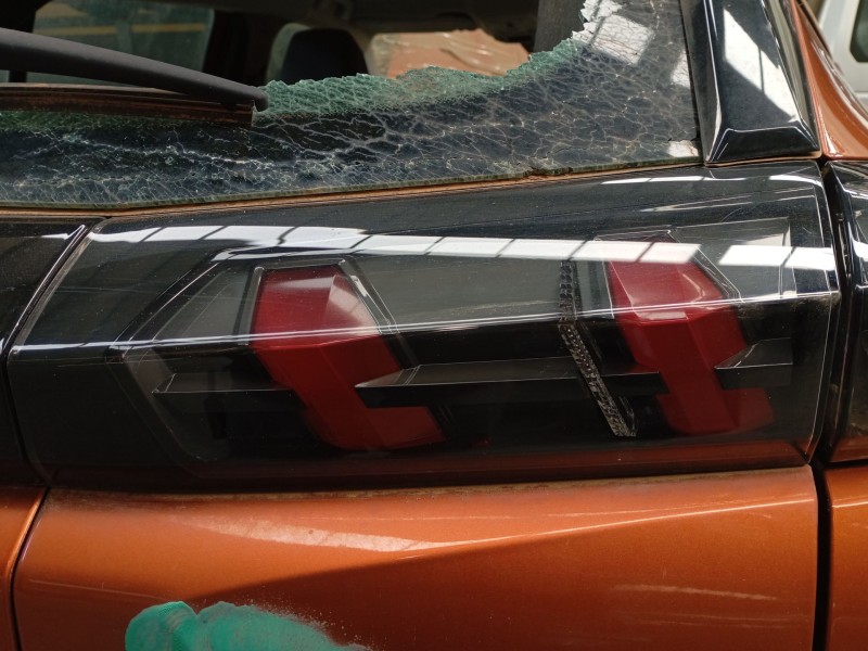 Recambio de piloto trasero derecho porton para peugeot 2008 ii (ud_, us_, uy_, uj_, ur_, uc_) 1.5 bluehdi 130 referencia OEM IAM