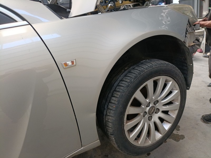 Recambio de aleta delantera derecha para opel insignia a (g09) 2.0 cdti (68) referencia OEM IAM   