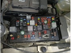 CAJA RELES / FUSIBLES 