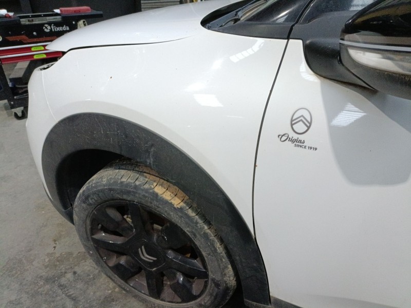 Recambio de aleta delantera izquierda para citroën c4 cactus 1.5 bluehdi 100 referencia OEM IAM   