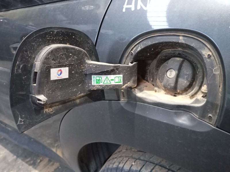 Recambio de tapa exterior combustible para citroën c4 cactus 1.2 thp 110 referencia OEM IAM   