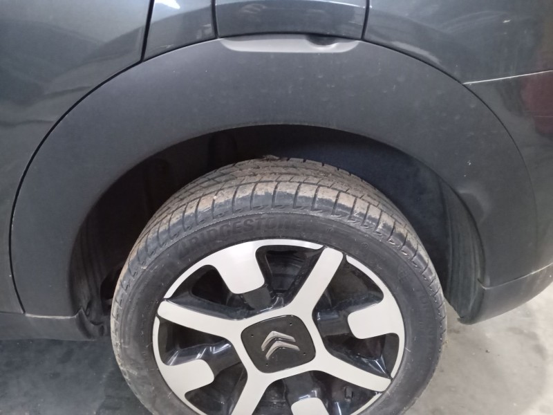 Recambio de aletin trasero izquierdo para citroën c4 cactus 1.2 thp 110 referencia OEM IAM   