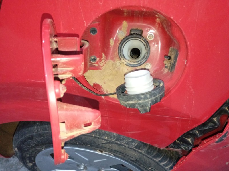 Recambio de tapa exterior combustible para kia picanto iii (ja) 1.0 referencia OEM IAM   