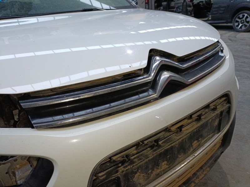 Recambio de rejilla delantera para citroën c4 cactus 1.5 bluehdi 100 referencia OEM IAM   