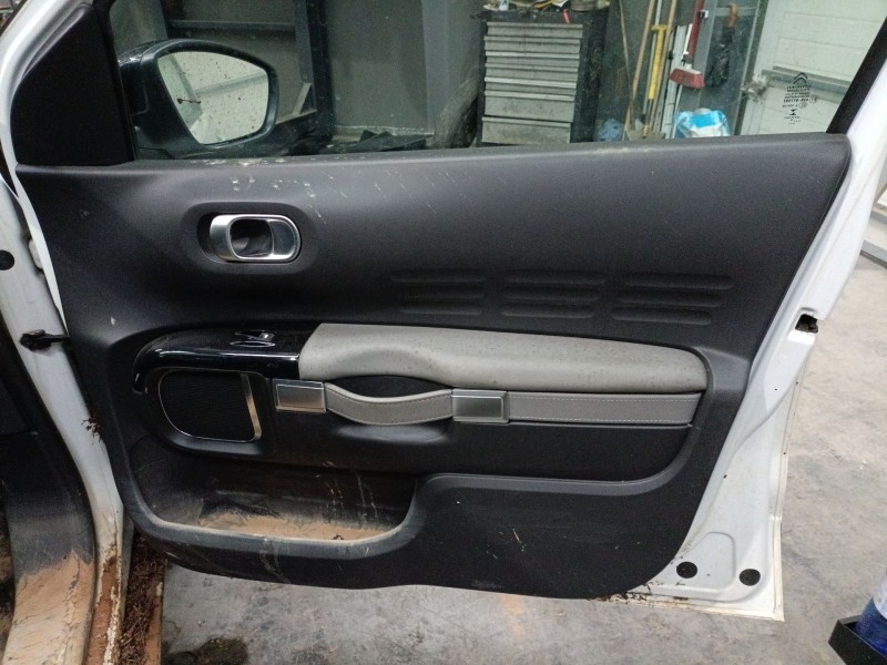 Recambio de guarnecido puerta delantera derecha para citroën c4 cactus 1.5 bluehdi 100 referencia OEM IAM   