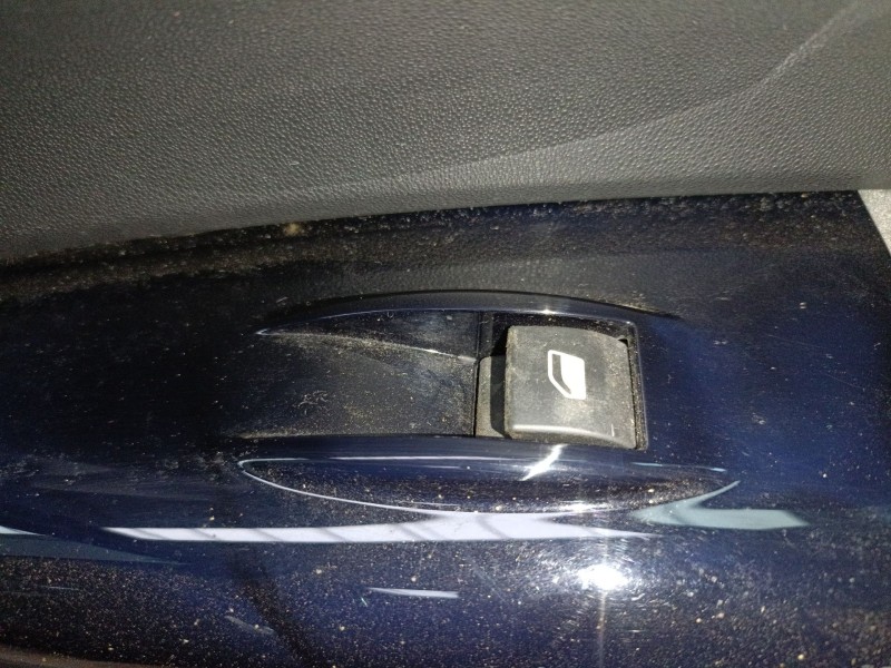 Recambio de mando elevalunas delantero derecho para citroën c4 cactus 1.5 bluehdi 100 referencia OEM IAM   