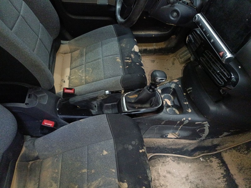 Recambio de consola central para citroën c4 cactus 1.5 bluehdi 100 referencia OEM IAM   