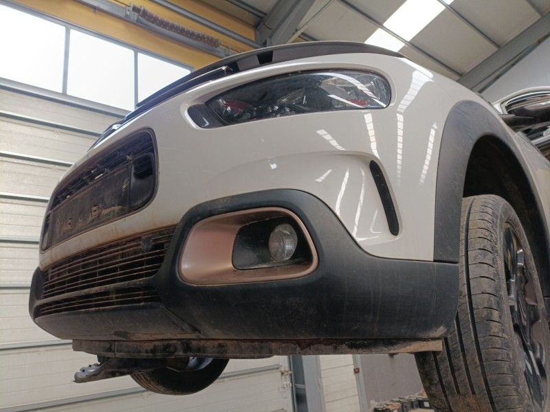 Recambio de paragolpes delantero para citroën c4 cactus 1.5 bluehdi 100 referencia OEM IAM   