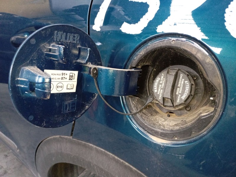 Recambio de tapa exterior combustible para kia niro i (de) 1.6 gdi hybrid referencia OEM IAM   