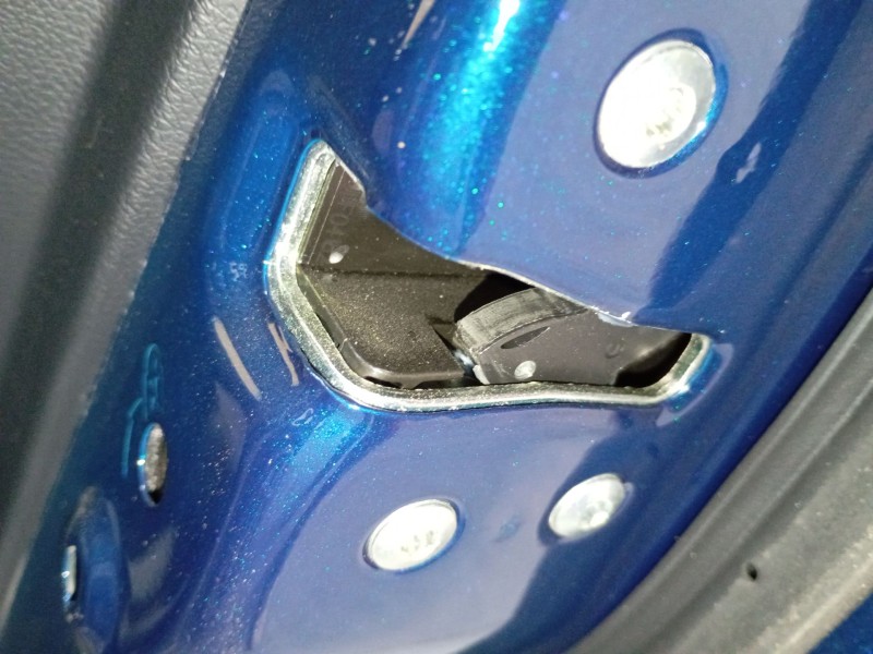 Recambio de cerradura puerta trasera derecha para kia niro i (de) 1.6 gdi hybrid referencia OEM IAM   