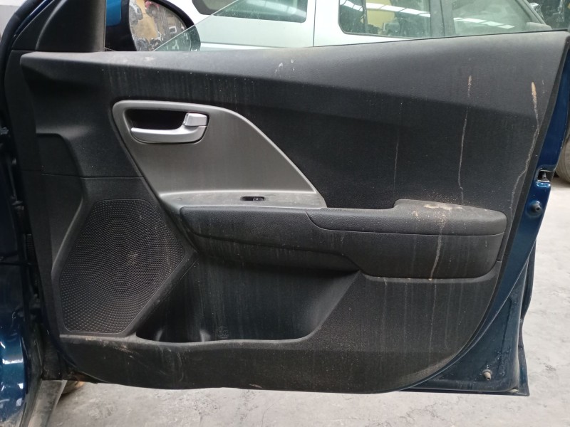 Recambio de guarnecido puerta delantera derecha para kia niro i (de) 1.6 gdi hybrid referencia OEM IAM   