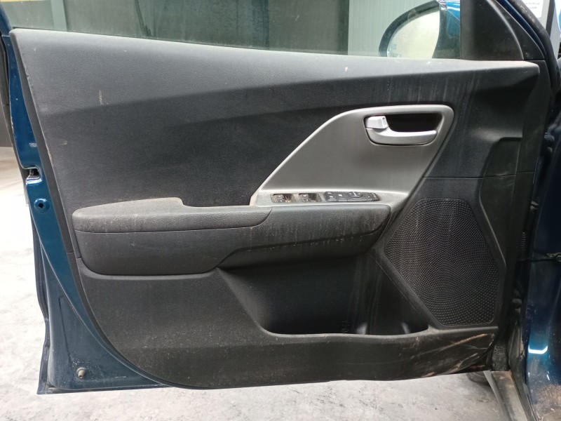 Recambio de guarnecido puerta delantera izquierda para kia niro i (de) 1.6 gdi hybrid referencia OEM IAM   