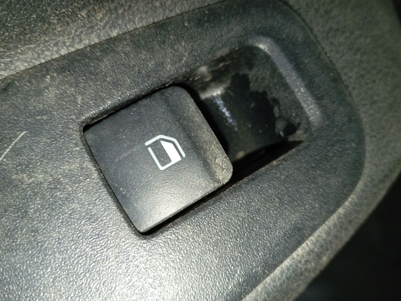 Recambio de mando elevalunas trasero izquierdo para hyundai i10 iii (ac3, ai3) 1.0 mpi referencia OEM IAM   