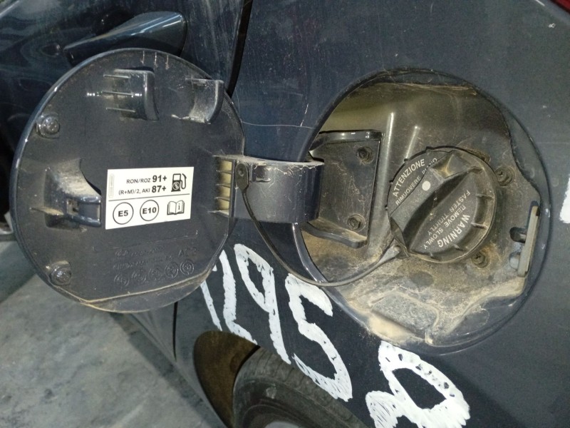 Recambio de tapa exterior combustible para hyundai i10 iii (ac3, ai3) 1.0 mpi referencia OEM IAM   