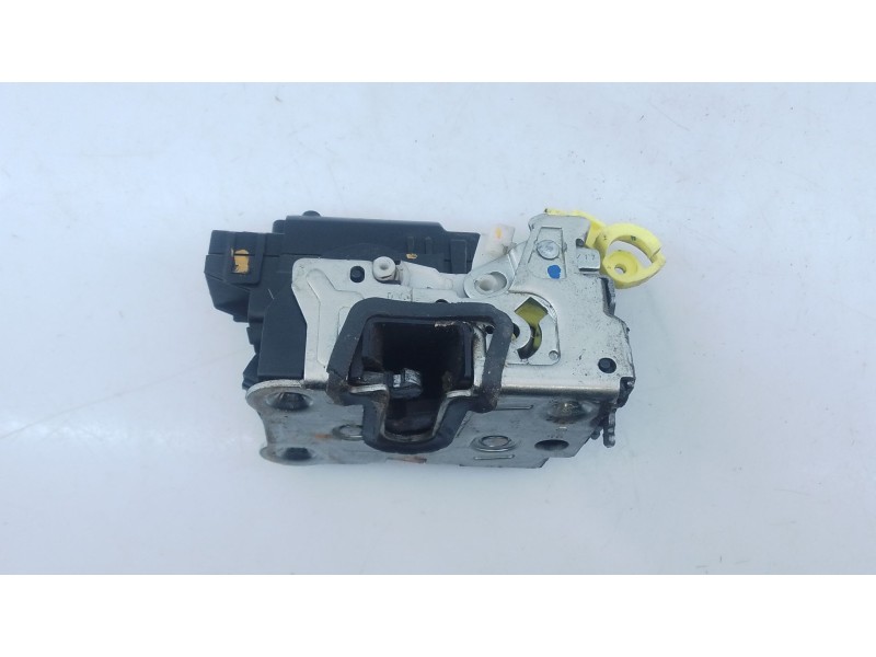 Recambio de cerradura puerta trasera derecha para dacia duster ambiance 4x2 referencia OEM IAM   