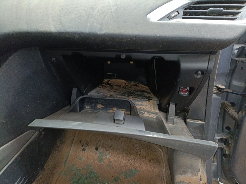 Recambio de guantera para peugeot 2008 i (cu_) 1.2 vti referencia OEM IAM   